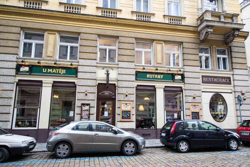 Ruterra Red Roofs View With Garage Leilighet Praha Eksteriør bilde